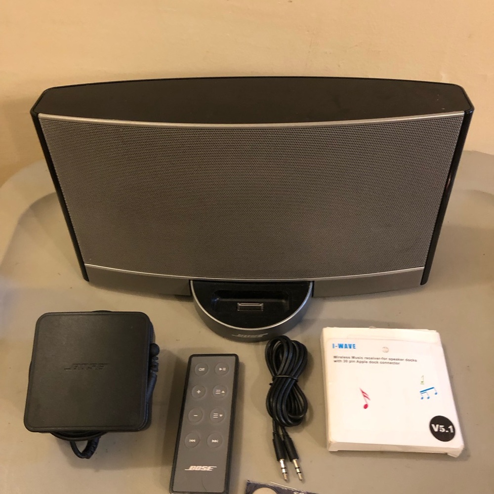 Bose Sounddock Portable Digital Music System Speaker (Bluetooth)